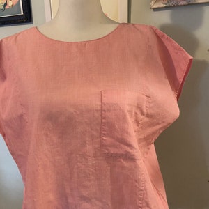 Vintage pink woven boxy shirt with pocket • by Linea Verde