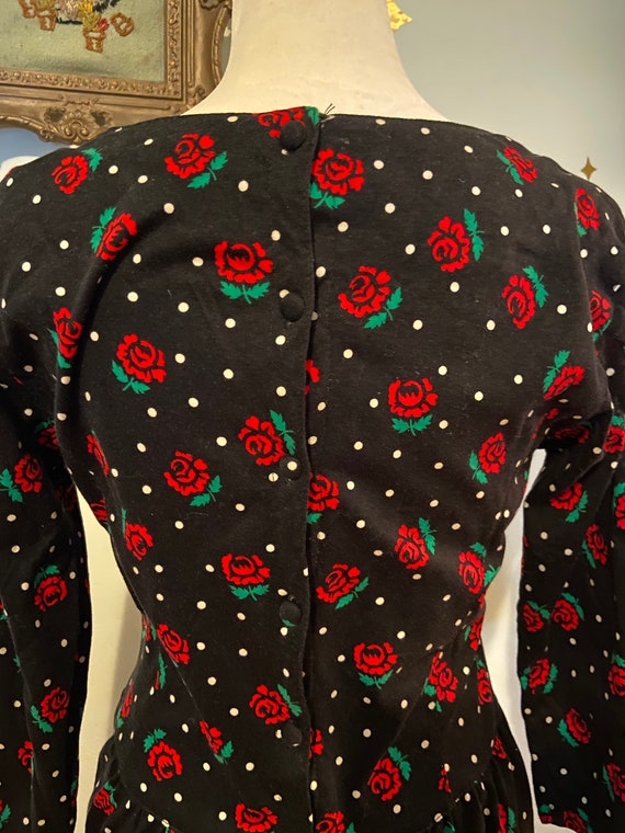 Vintage black cotton dress with red rose and polk… - image 8