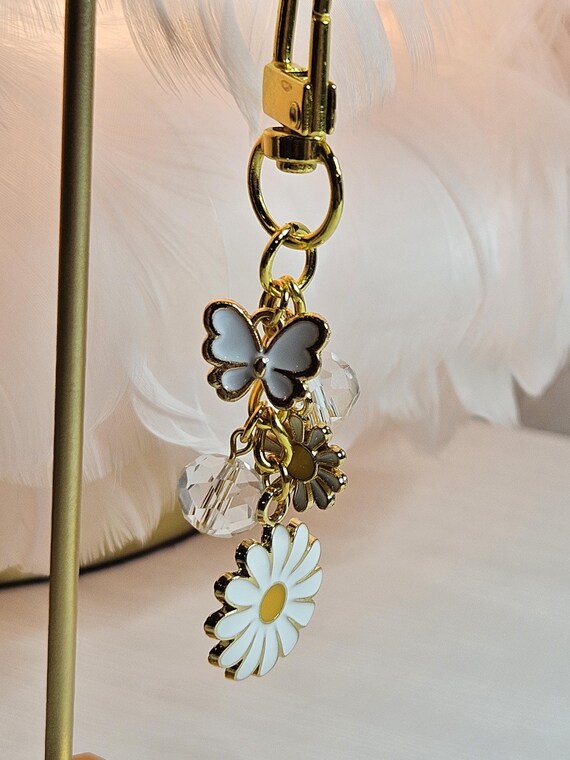 Cute Daisy Initial Keychain - White & Pink Flower Charm Keyring For Keys, Backpack, Or Bag - View #8