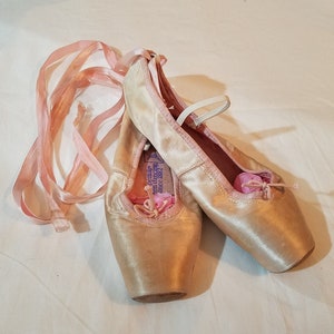 Vintage Pink Satin Pointe Ballet Shoes Suelas de - Etsy
