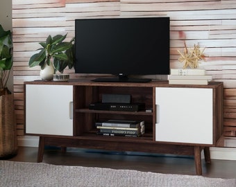 Rustic Oak TV stand made of engineered wood Scandinavian Wesley TV Stand Media Console with Wooden Frame and Cabinet Doors