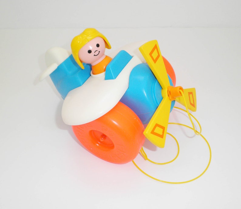 Nostalgic 1980/'s Fisher Price pull along vintage AIRPLANE toddler plane toy with pilot