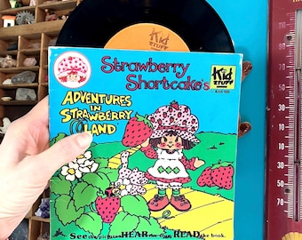 Vintage 1982 Strawberry Shortcake KID STUFF Adventures in Strawberry Land See Hear & Read 45 Record and Storybook Set KSR 928 Talking Story