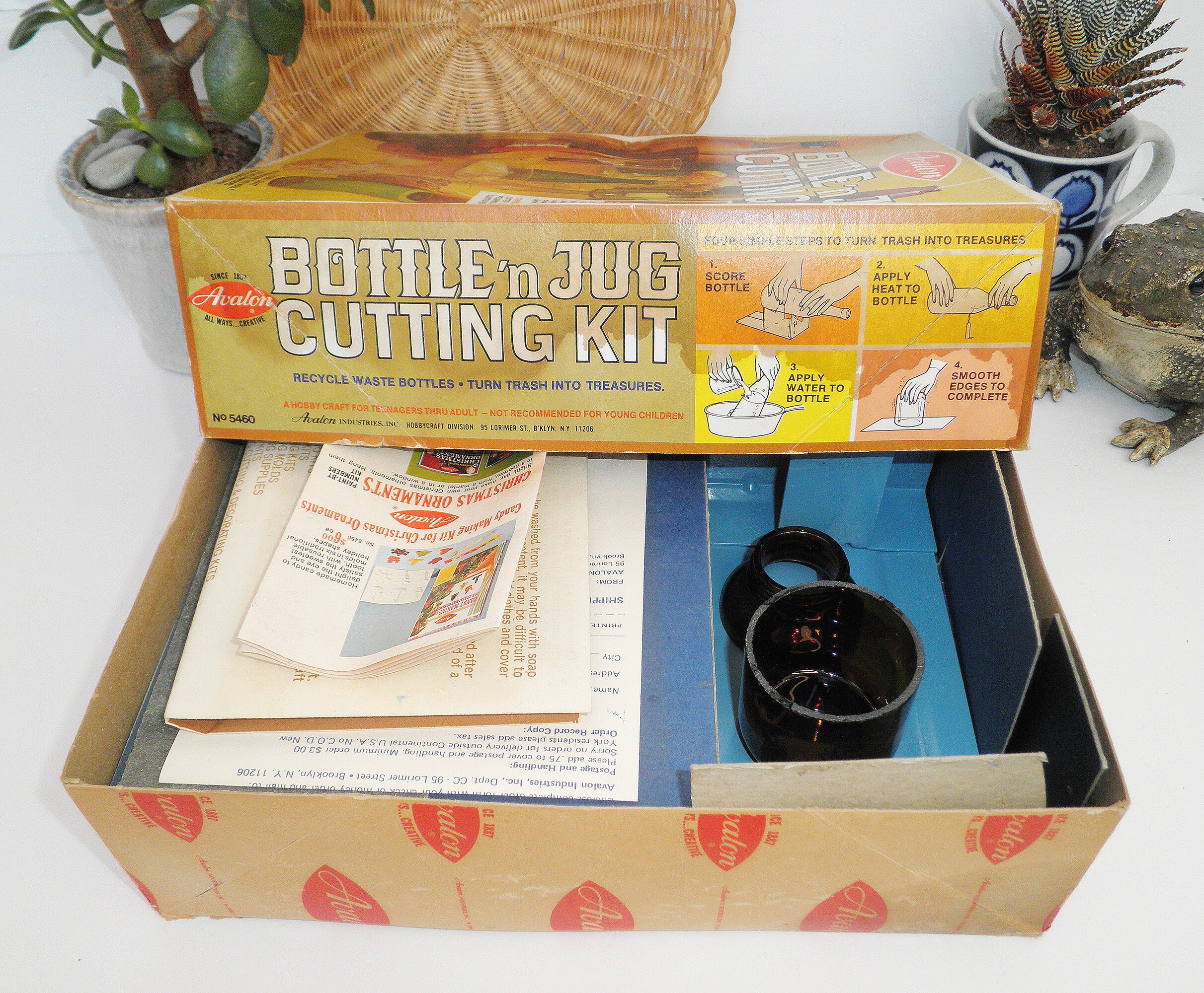 Bottle and Jug Cutting Kit/1970s Avalon Bottle N Jug Cutting Kit 