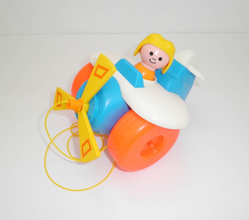 Nostalgic 1980/'s Fisher Price pull along vintage AIRPLANE toddler plane toy with pilot