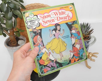 Vintage Snow White Seven and the Dwarfs Peter Pan 45 RPM Children's Vinyl Record 1970s 1980s F1221 A Complete Story with Songs Effects