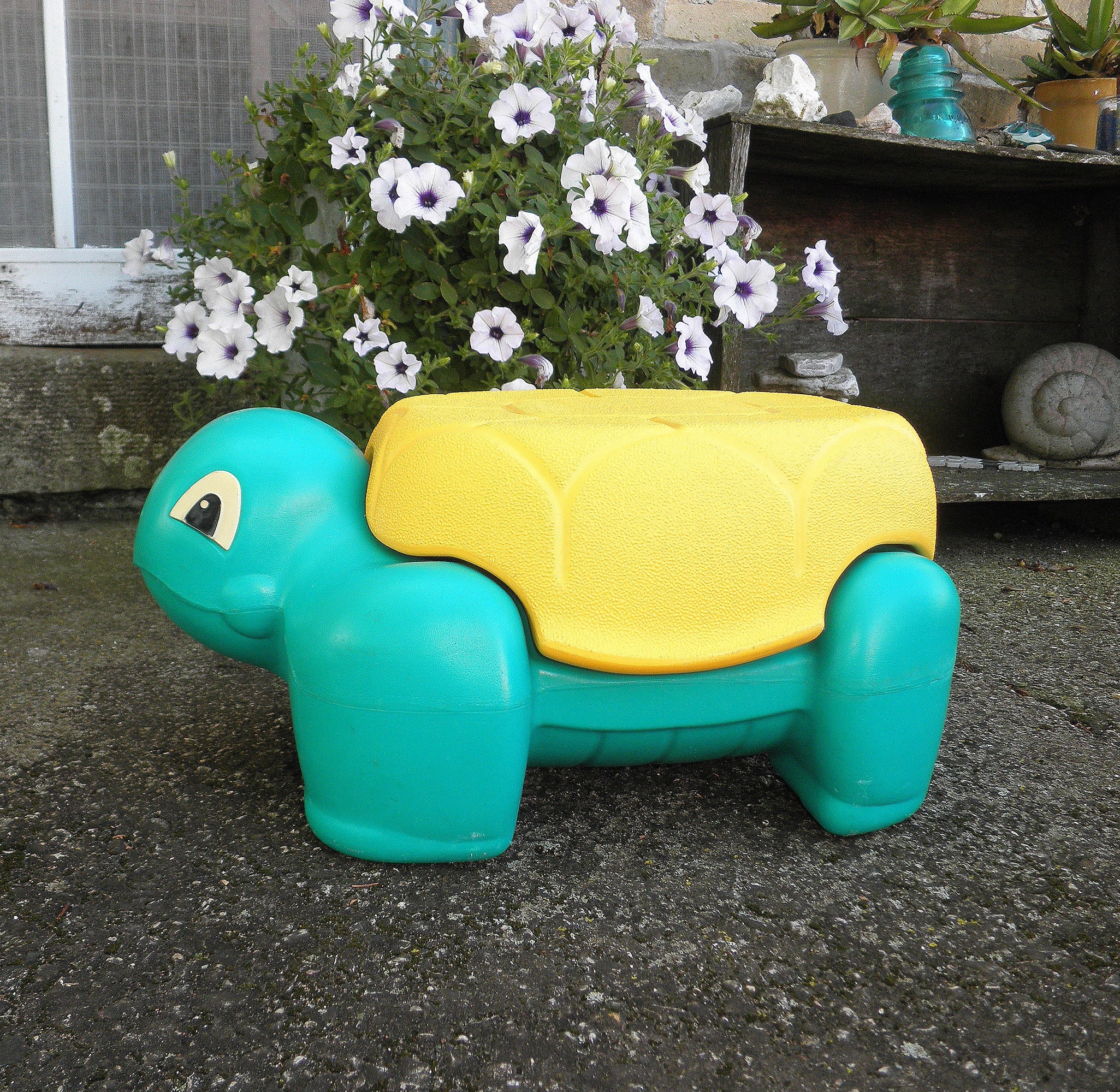 Rubbermaid turtle step stool deals