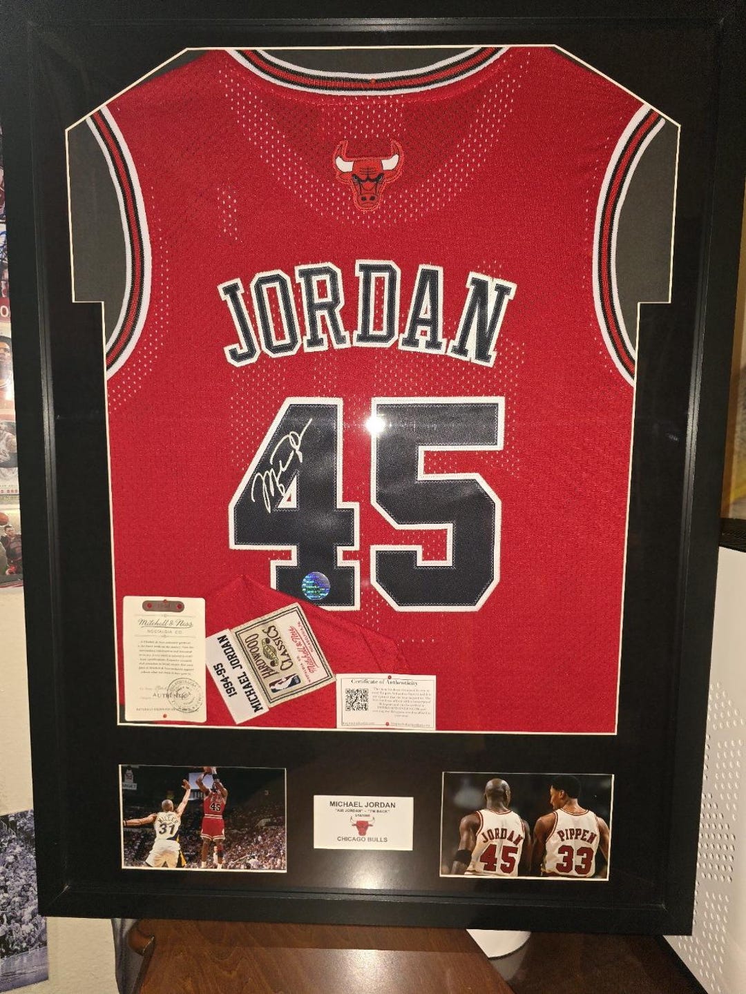 MICHAEL JORDAN CHICAGO BULLS 45 SIGNED 