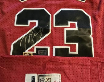Michael Jordan #23 Chicago Bulls SIGNED Red HOME JERSEY Hologram with On-Line Authentication