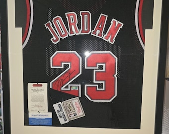 Michael Jordan Chicago Bulls #23 Signed Framed Black Road Jersey With Online Authentication