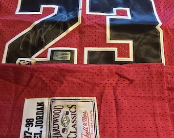 Michael Jordan #23 Chicago Bulls SIGNED Red HOME JERSEY Hologram with On-Line Authentication