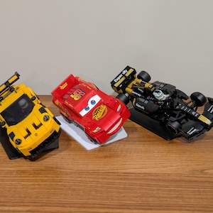 Présentoir de bureau à angle simple pour champions de vitesse Lego