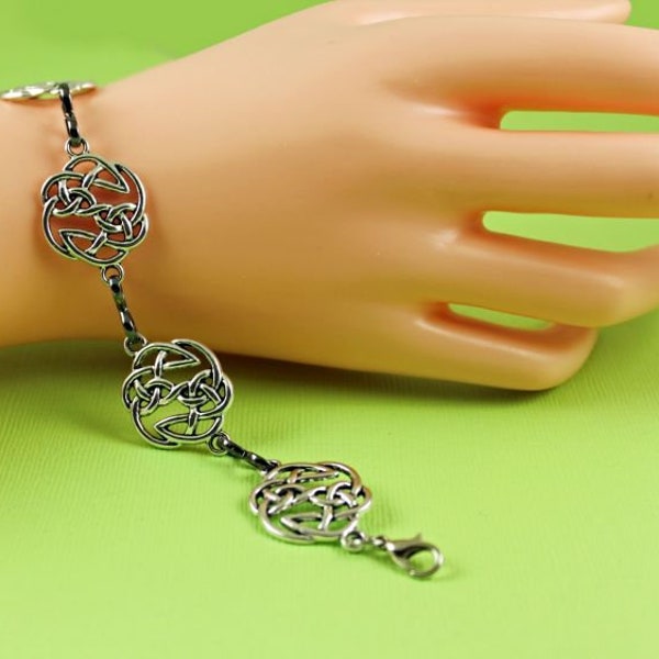 RINGS OF INFINITY - Celtic Knot Bracelet, Irish, Celtic Charm Link Bracelet, Infinity Knot, Silver, St Patricks Day, Mystic Knot, Viking