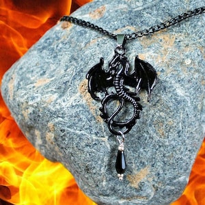 SEASMOKE - Black Dragon Necklace, Crystal Dangle, Fantasy Cosplay (Black Chain)