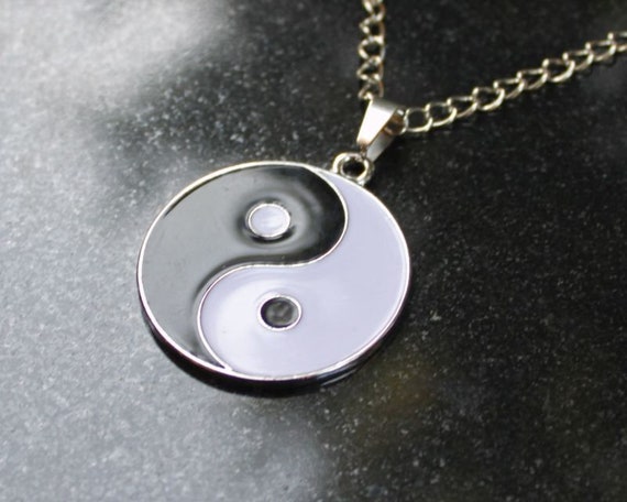 Taijitu necklace shop