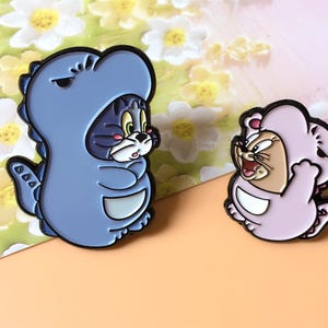 Funny Cat and Mouse Enamel Pin | Cute Badge Pin | Lapel Pin | Collar Pin | Brooch Accessory | Enamel Pin Set | Gift for Her/Him