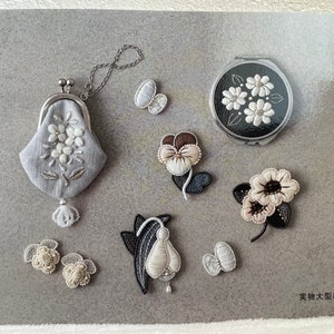 Beautifully Embroidered Small Items - Japanese Craft Book