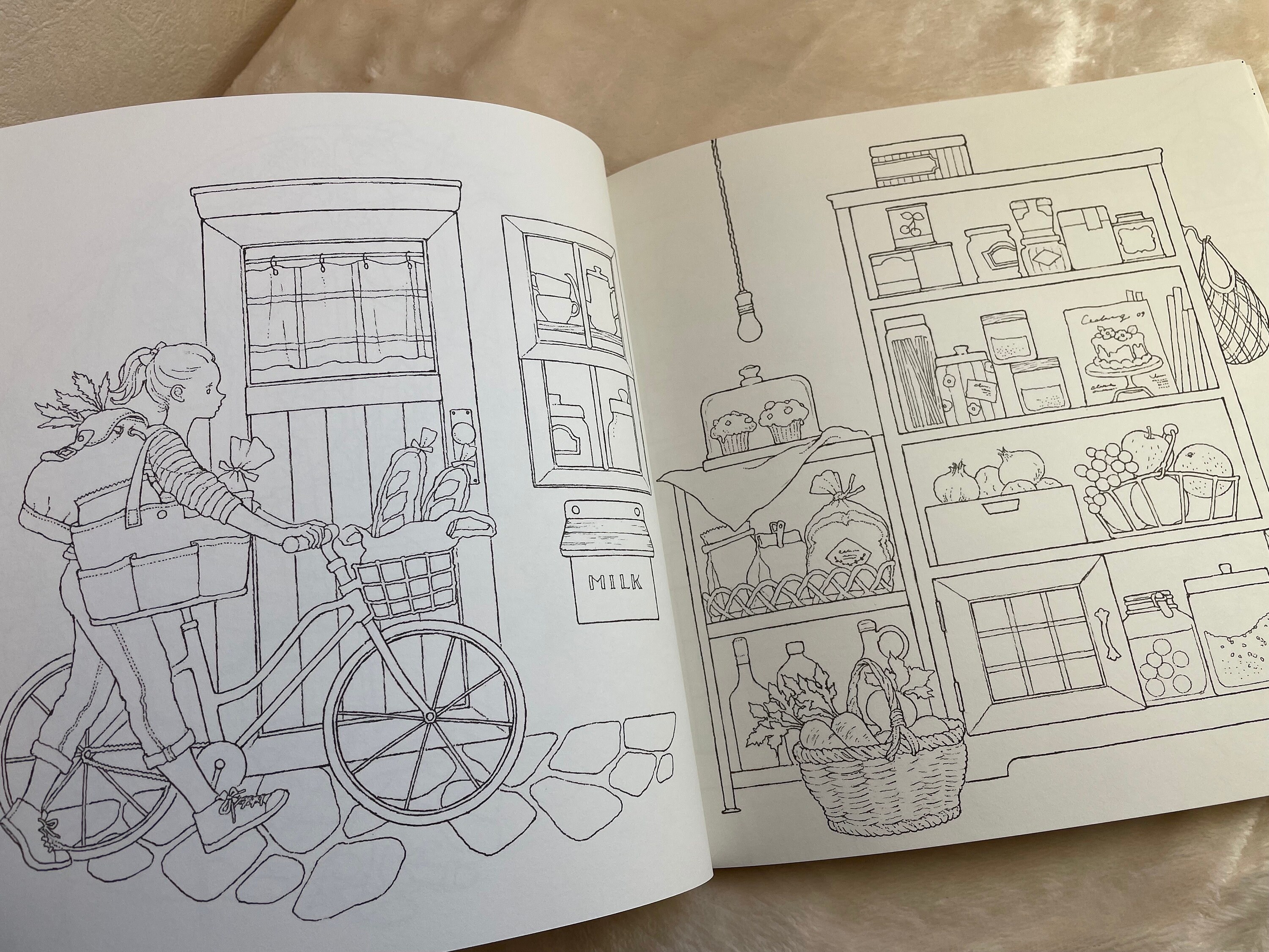 My Colorful Dream Rooms : A Coloring Tour - Japanese