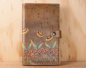 Moleskine Notebook - Couverture journal en cuir dans le modèle graines - Fleurs en jaune, rose, orange et brun antique - Troisième anniversaire