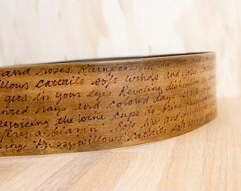 Bracelet de guitare personnalisé - Cuir en brun antique avec inscription personnalisée - Motif Smokey - Pour guitares acoustiques ou électriques