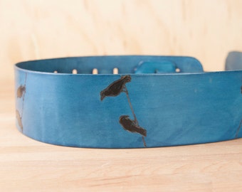 Guitar Strap - Leather with birds in blue - Flightpath Pattern