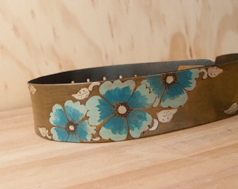 Leather Guitar Strap - Belle pattern with wild roses - Turquoise, silver and antique brown - Acoustic or Electric