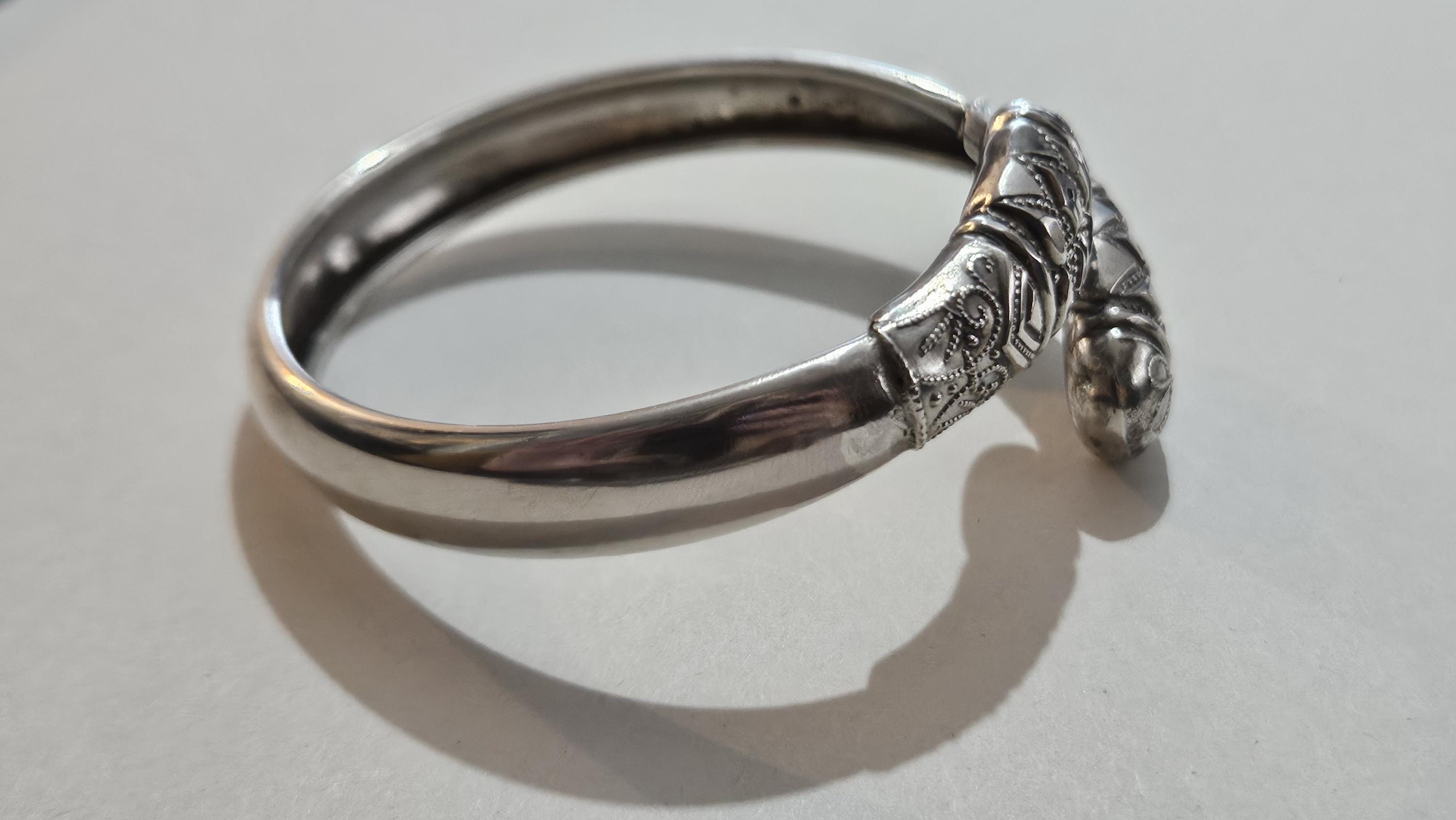 Vintage Karen Hill Tribe Silver Bangle • Repoussé Thai Bracelet - Etsy