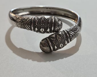 Vintage Karen Hill Tribe Silver Bangle • Repoussé Thai Bracelet - Etsy