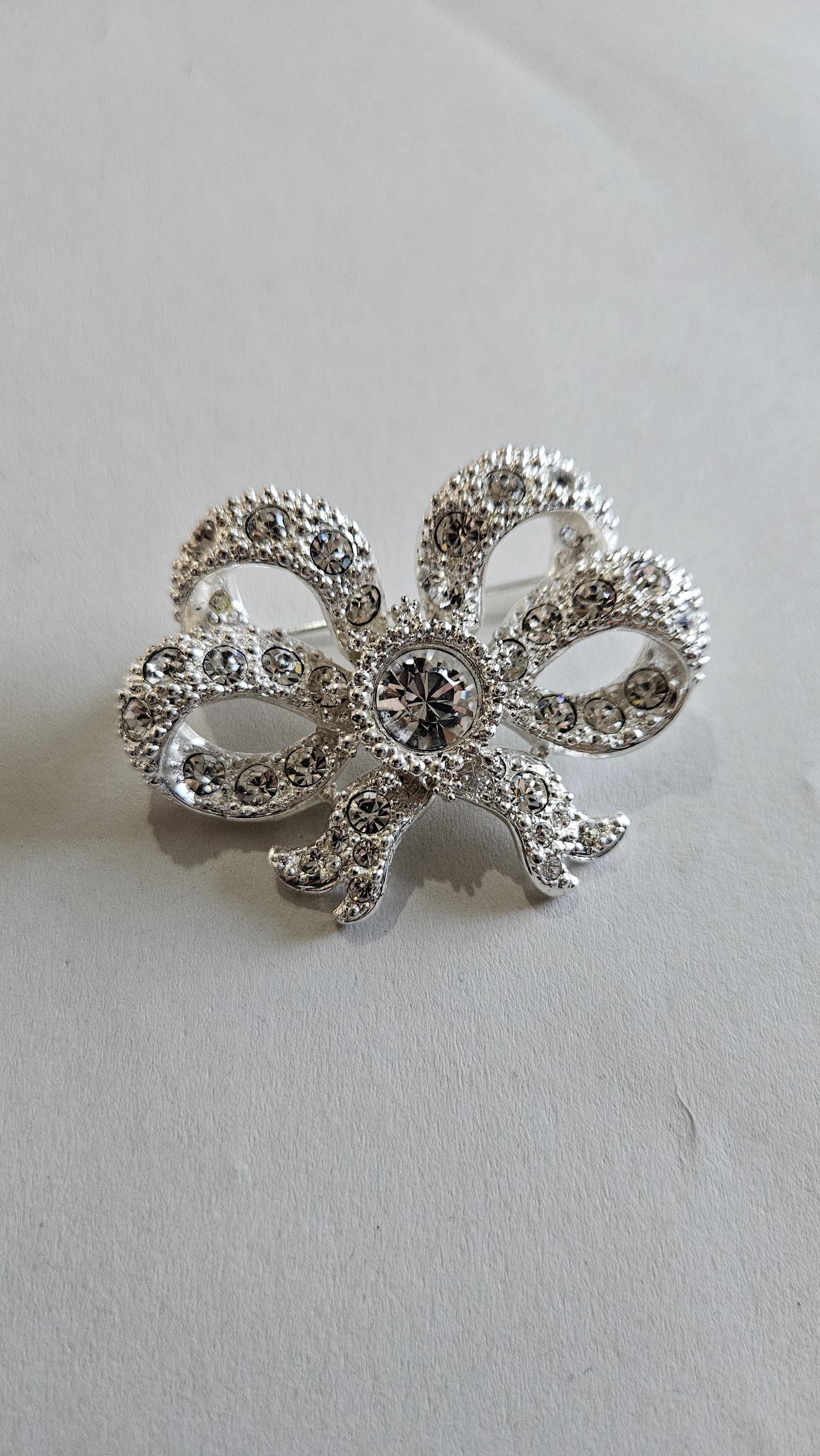 Queen victoria brooch - Etsy 日本