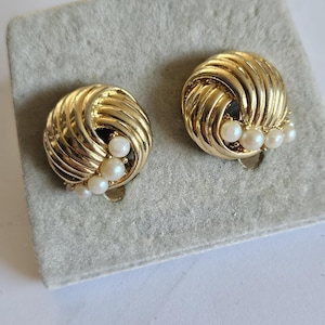 Vintage Nina Ricci Signed Gold Plated Faux Pearl Clip On Earrings