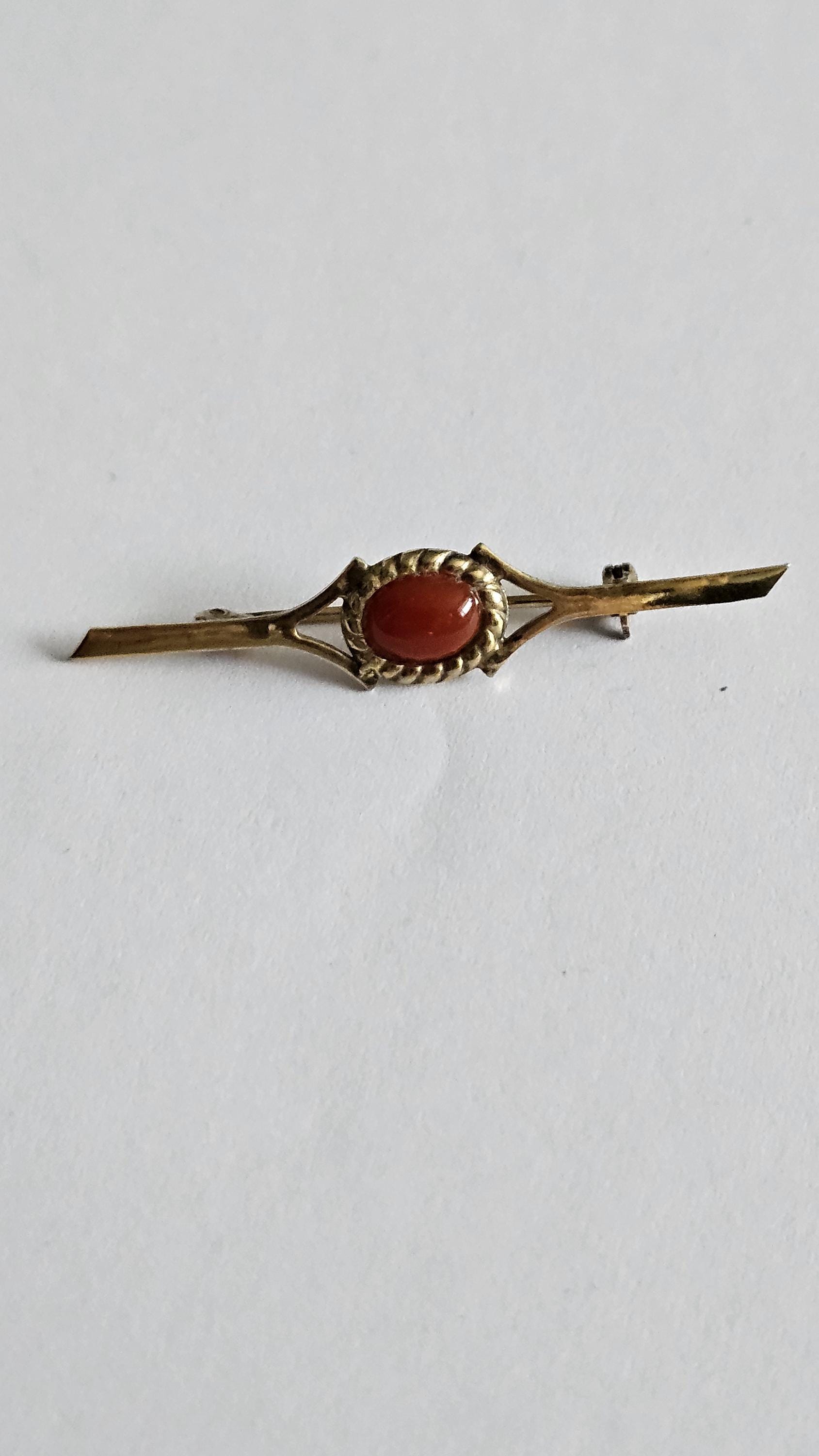 ヴィンテージ シルバー製 ブローチ 宝石 ガーネット アールデコフォルム 697 ヴィンテージ シルバー製 ブローチ 宝石 ガーネット アールデコ