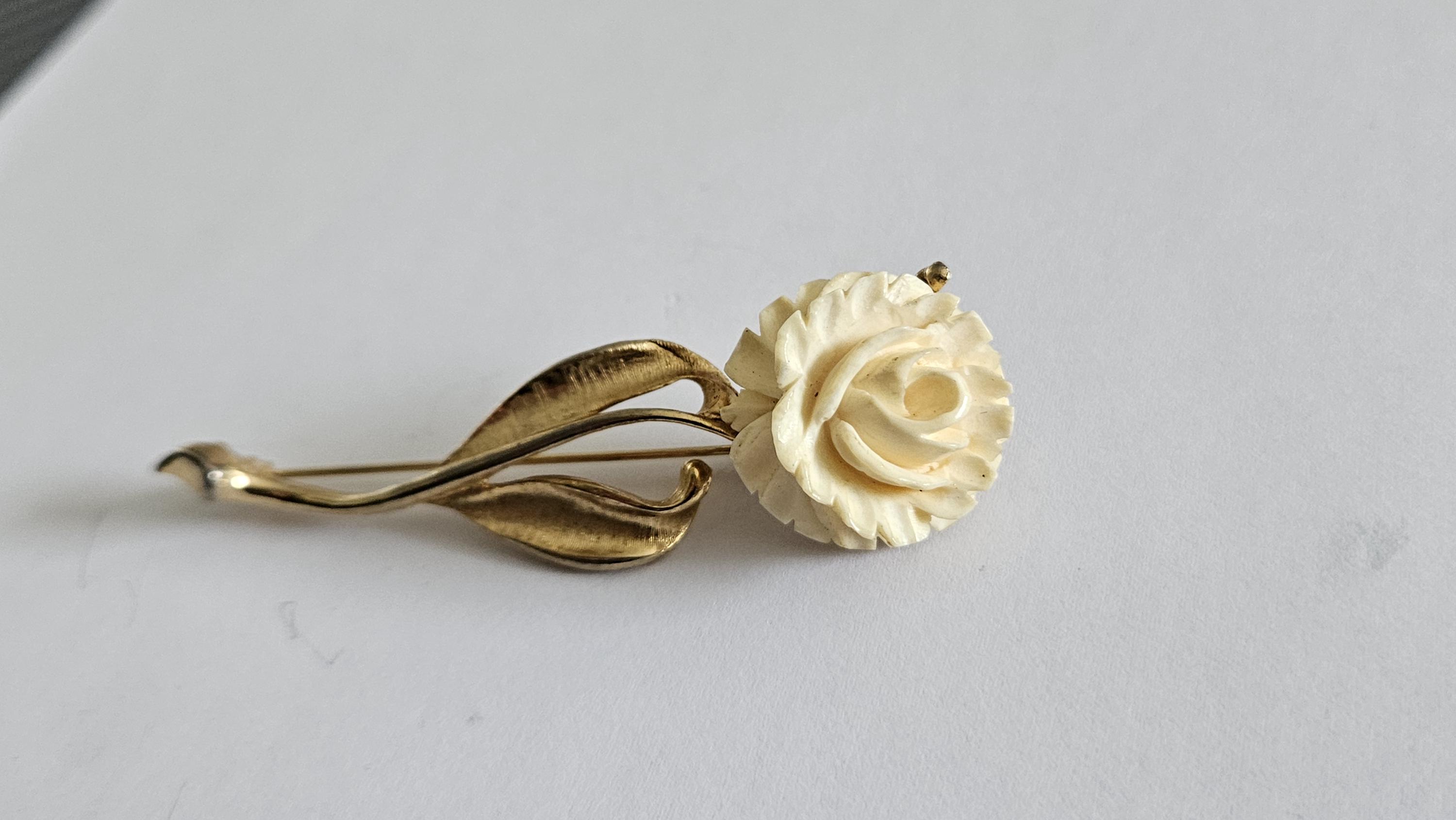 Portefeuille ovale cuir synthétique - Femme | MANGO Maroc Portefeuille ovale cuir synthétique - Femme | MANGO Maroc