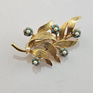 Vintage Gold Plated Turquoise Glass Seed Pearl Flower Brooch Pin