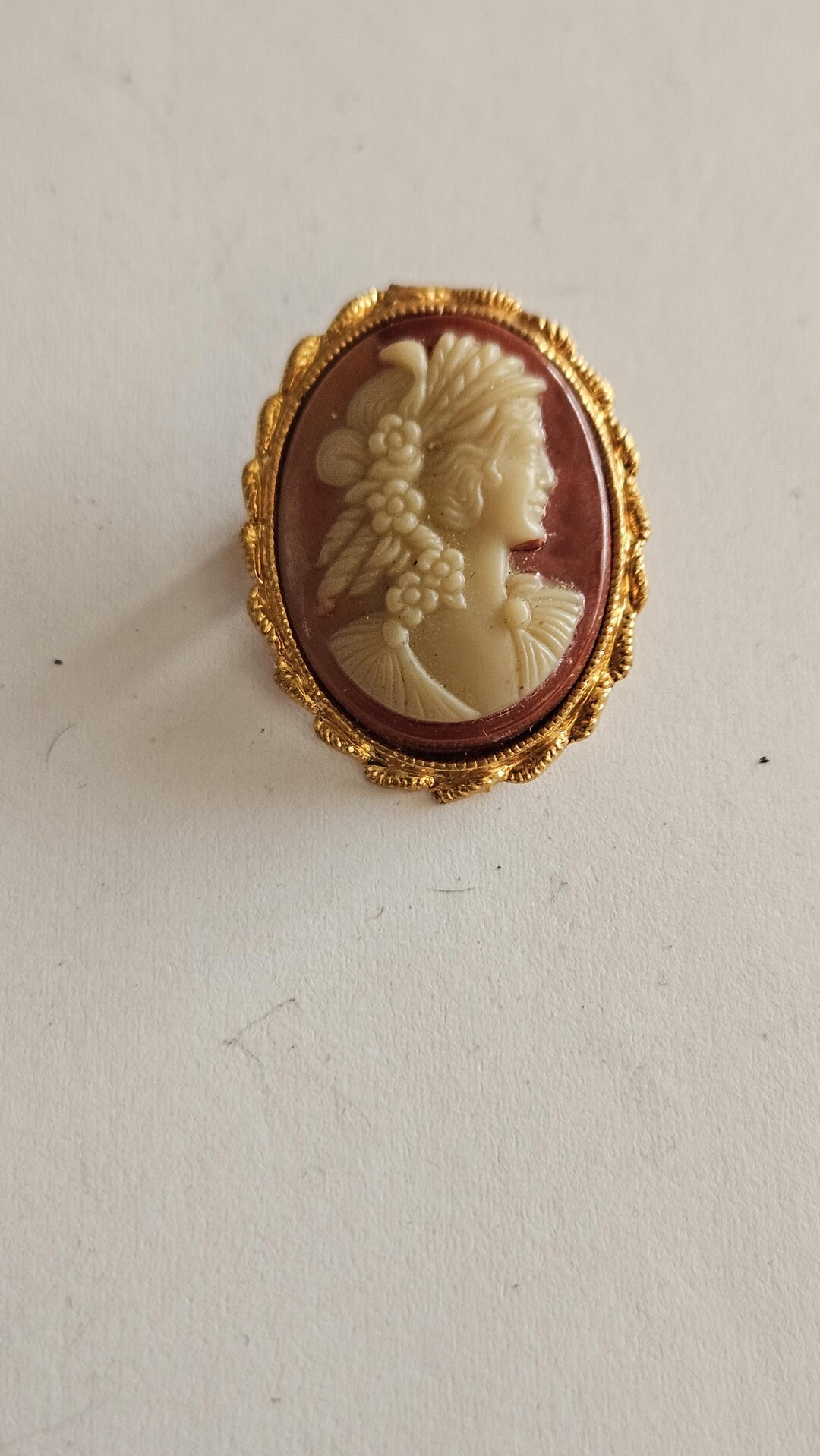 Broche Camée Ancien Coquillage - Monture Bronze Plaqué Or Gravure Fine, Occasion
