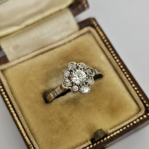 Vintage 9ct Gold White Sapphire Cluster Ring Size P – Floral Daisy Cluster Ring