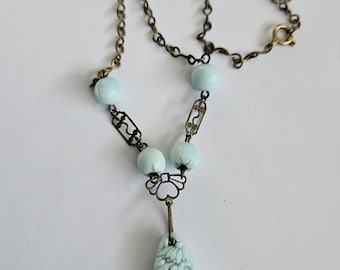 Collar con colgante floral estilo Neiger de cristal moldeado azul checo Art Déco vintage