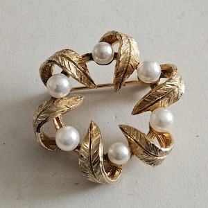 Vintage Gold Plated Faux Pearl Brooch Pin