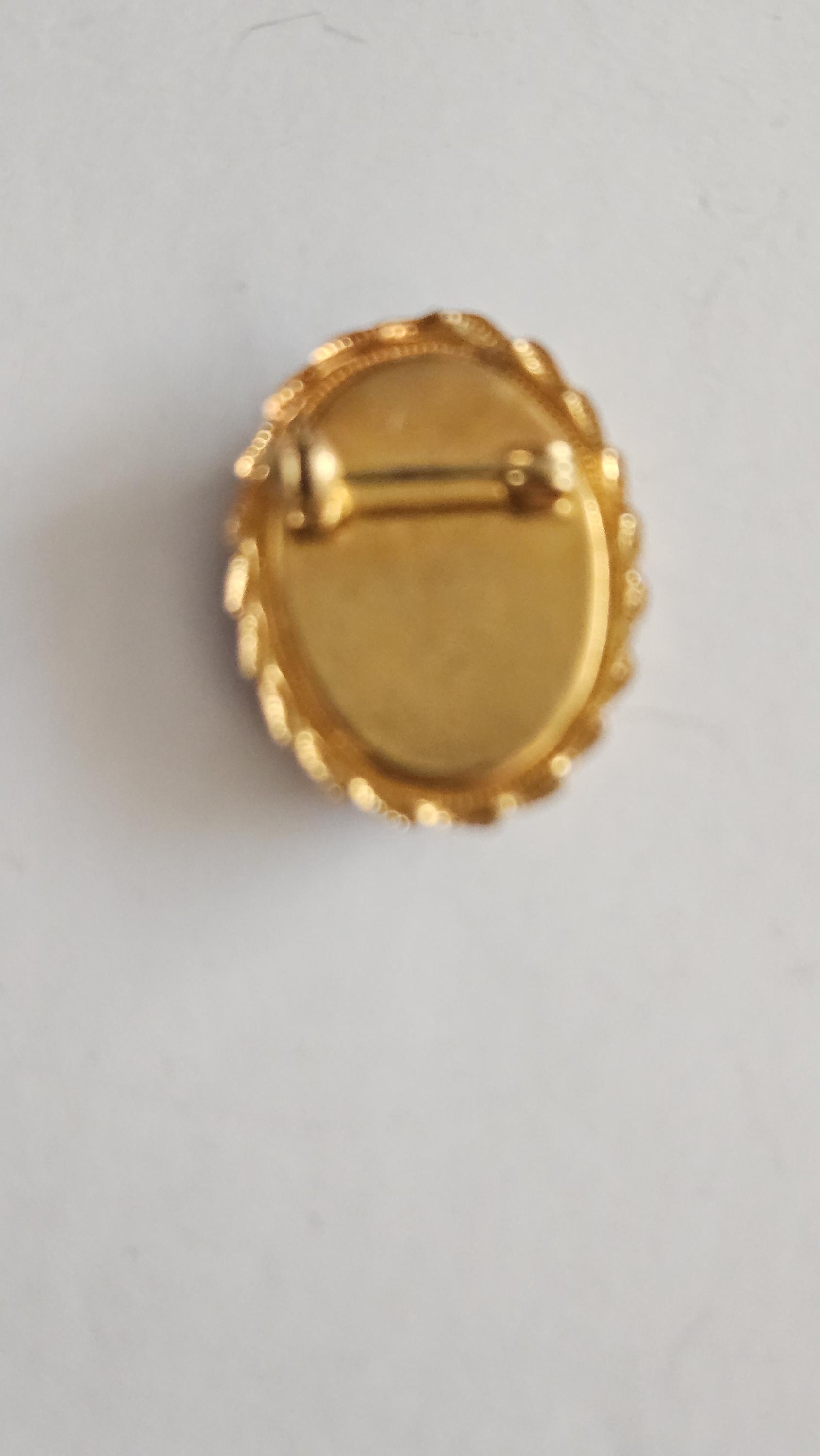 Broche Camée Coquillage Sculpté Art Déco - Plaqué Or Vintage, Occasion Avec Traces
