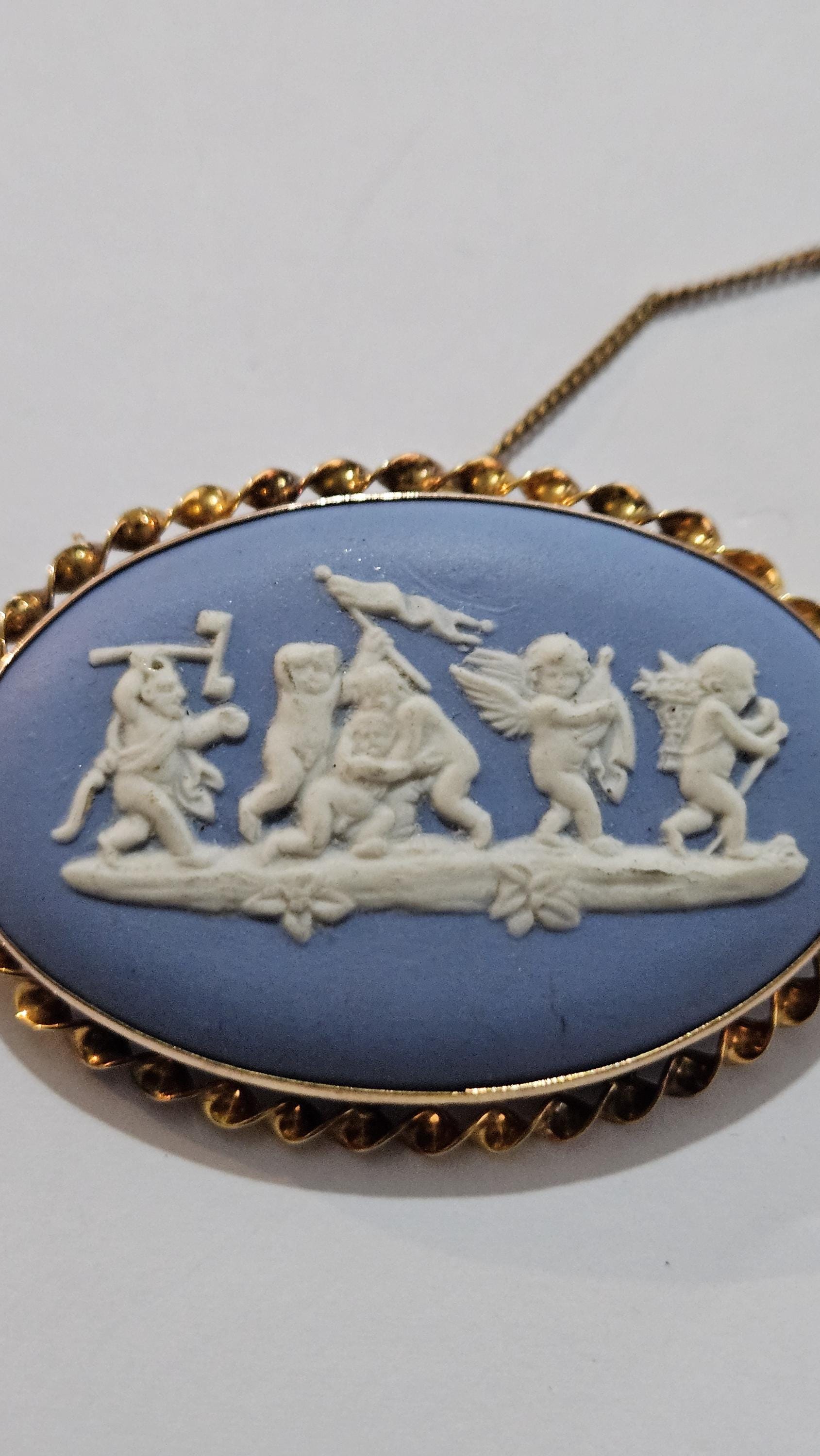 Large Wedgwood Jasperware Brooch 1954 Blue White Cherubs Solid 9ct