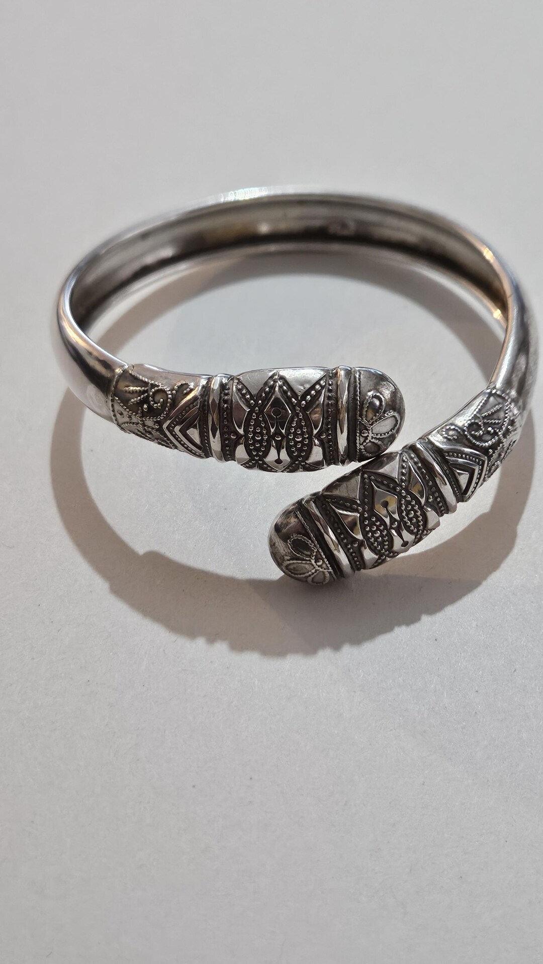 Vintage Karen Hill Tribe Silver Bangle • Repoussé Thai Bracelet - Etsy