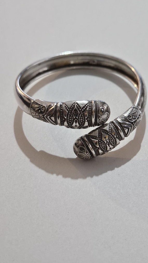 Vintage Karen Hill Tribe Silver Bangle • Repoussé Thai Bracelet - Etsy