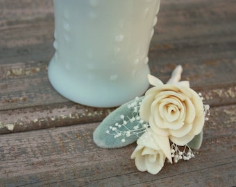 Sola flower boutonniere, sola wood flower, grooms flower, boutineer, ivory wedding flowers, lapel flower, free ship