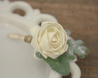 Sola flower boutonniere, ivory grooms boutonniere, sola wood flower, grooms flower, boutineer, ivory wedding flowers, ecoflowers, boutineer