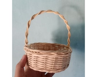 Baskets with diameters of 10, 13 and 15 cm - cheap rattan crafts, not cheap quality