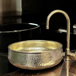 Handcrafted Hammered Brass Sink – Luxury Gold Vessel for Bathroom or Kitchen, Rustic Vanity Sink, Unique Handmade Statement Decor