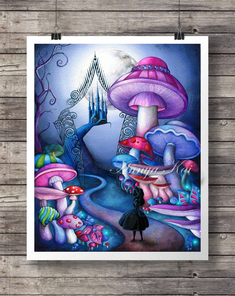 Art topic. Алиса тим бёртон грибы. Алиса в стране чудес грибы. Роспись стен Алиса в стране чудес. Алиса в стране чудес живопись.