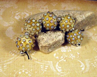 Artisan Lampwork Glass Beads by Monaslampwork on Etsy Tiny Opals on Ivory Mona Sullivan Boho Organic Bohemian Handmade Lampwork(a628)