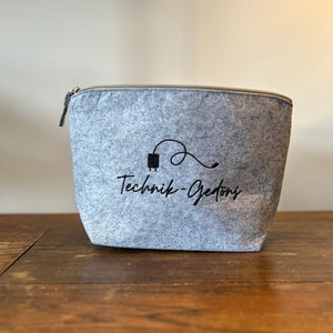 Techniktasche Filz Kabel Organizer personalisiert Geschenk für Männer & Frauen Reise Tasche bestickte Kosmetiktasche Geschenkidee Handmade