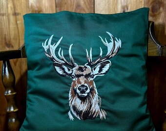 Cojín de ciervo bordado, decoración de bosque, estilo campestre, motivo de caza, regalos para cazadores, hecho a mano, cojín de estilo alpino con relleno