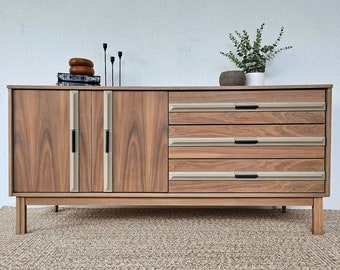 TV-Ständer aus Holz mit Schrank, TV-Aufbewahrungsschrank, moderner TV-Tisch, TV-Einheit, Konsole aus Eichenholz, Sideboard, Medienkonsole, TV-Ständer